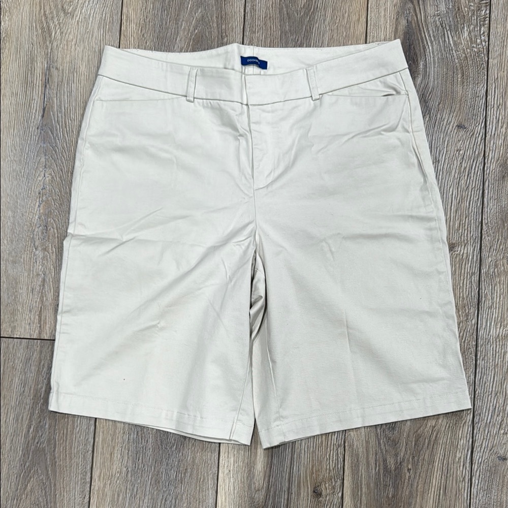 DOCKERS Shorts Bermuda 10” Inseam Classic Light Tan Women's Sz 14